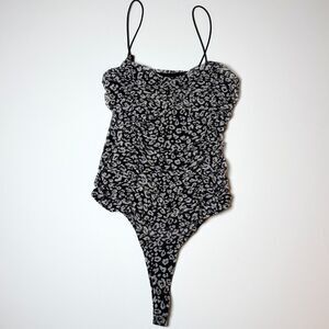 Polly & Esther Black & White Mesh Ruched Leopard Print Bodysuit LikeNew Sz Large